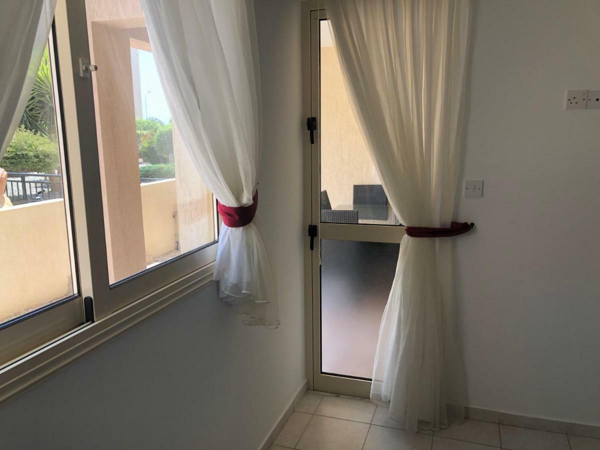 Royal Seacrest Apartment Paphos Exterior foto
